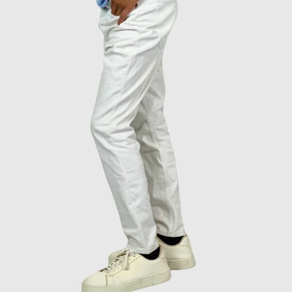 H&M White Jeans Waist Size: 30-32 - Image 2